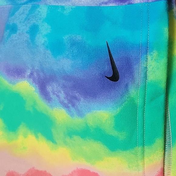 Nike Standard Fit Shorts, Boys XL (Women's Small) multi color - Picture 3 of 4
